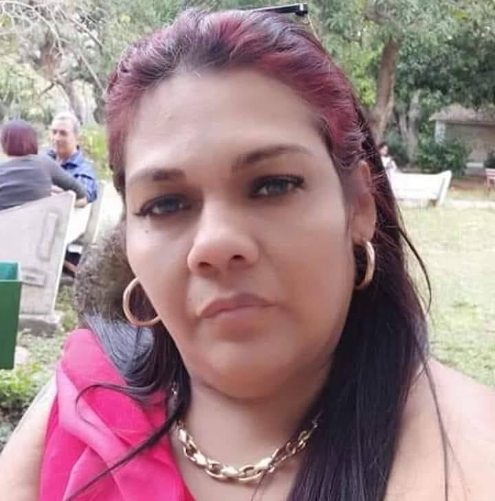 Kathia García vive en Cuba y suplica para que la ayuden a salir de la isla con su hija y su pareja.