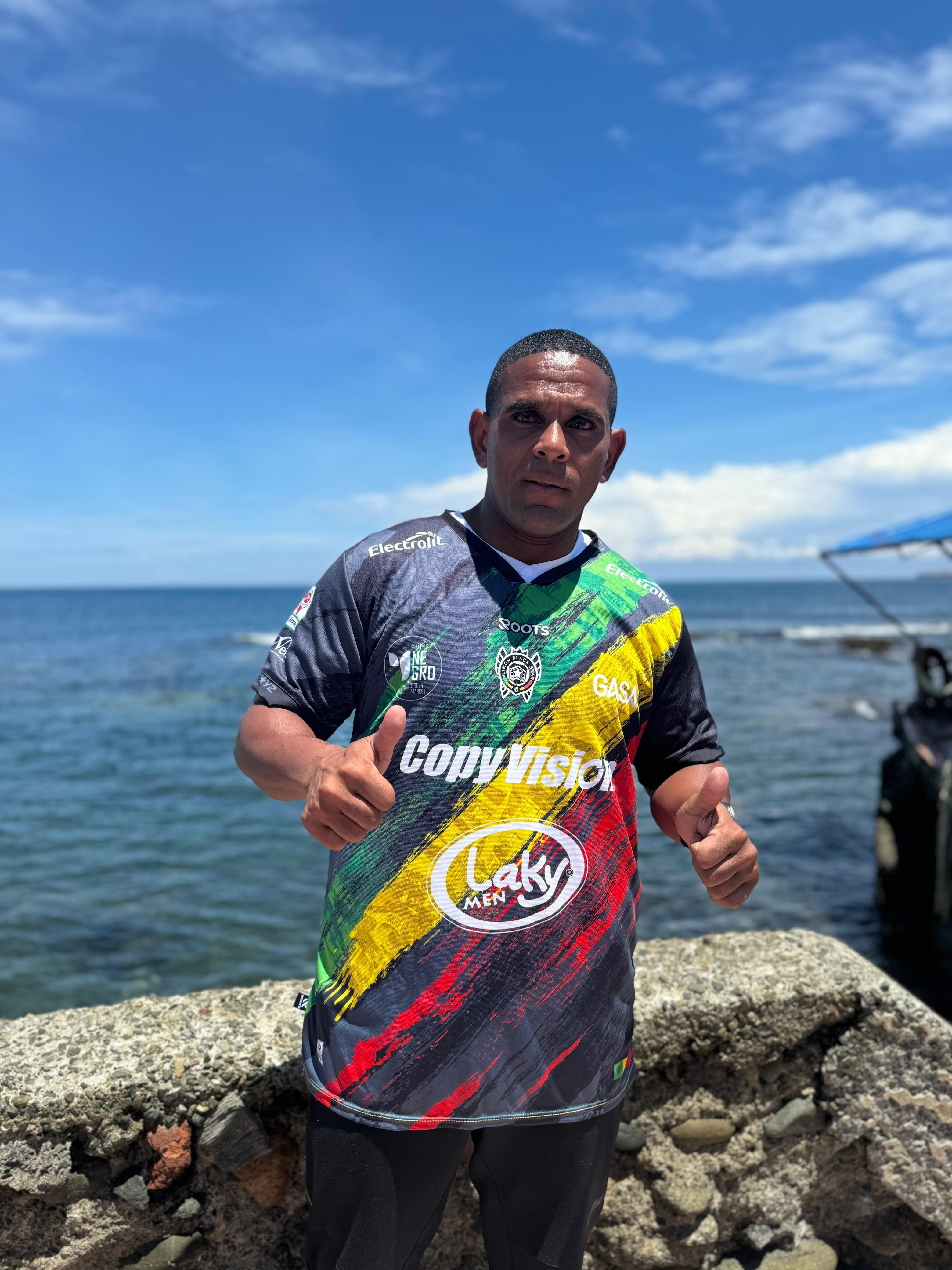 Kevin Cunningham ya está dedicado de lleno a sus funciones como técnico en Limón Black Star. Foto: Cortesía