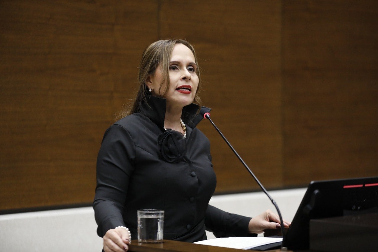 Imágenes del plenario de la Asamblea Legislativa durante la sesión solemne del 1 de mayo de 2026.