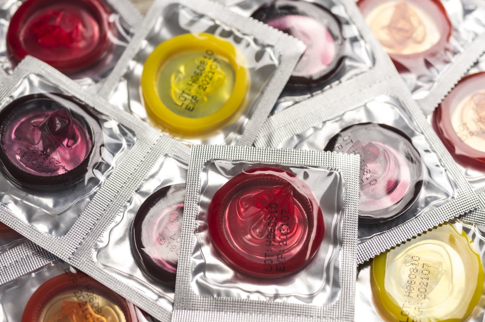Una fotografía con varios condones o preservativos.