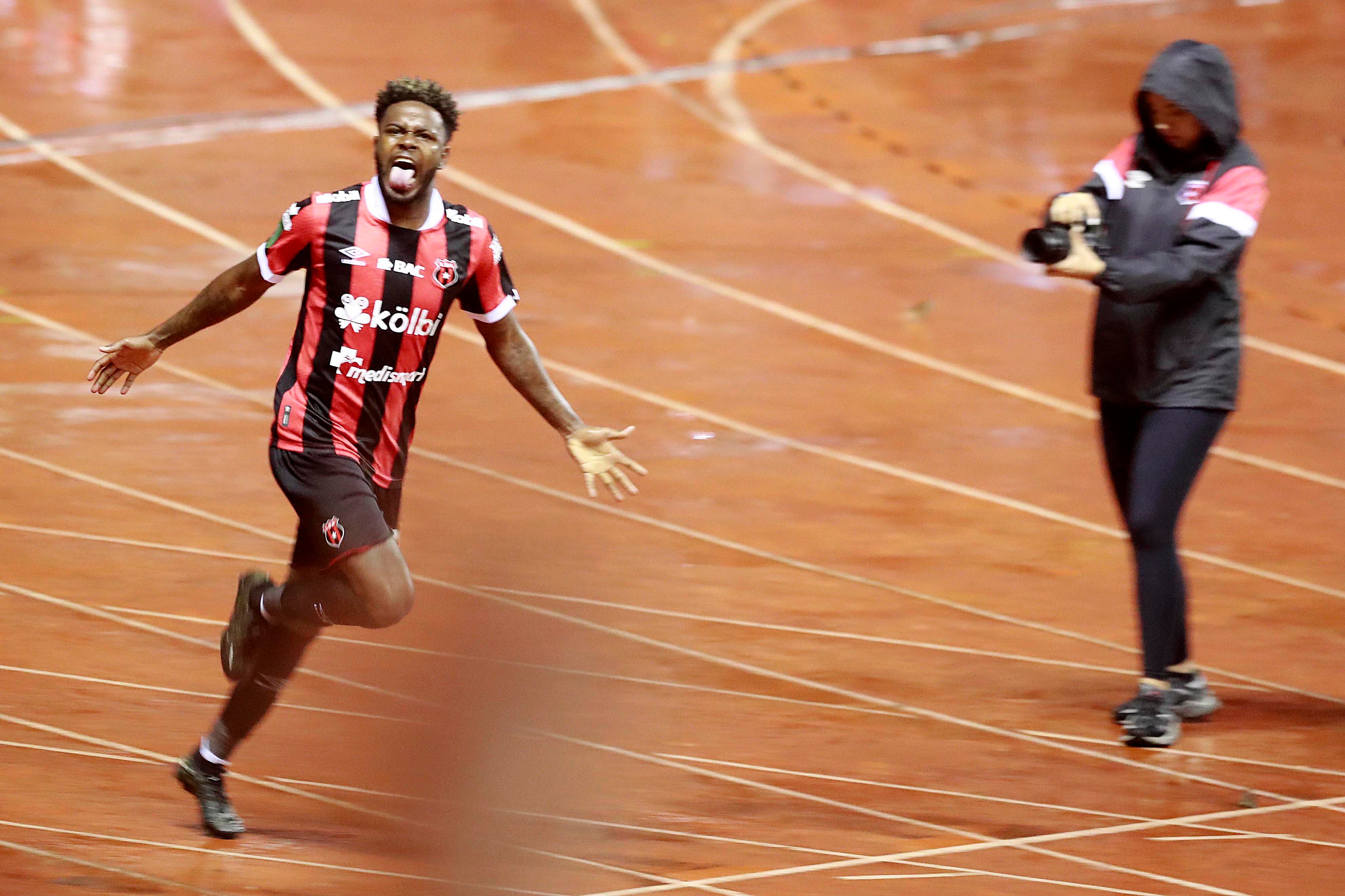 18/11/2023     Estadio Nacional, La Sabana. La Liga Deportiva Alajuelense y el Deportivo Saprissa se enfrentaron este sábado en una nueva edición del Clásico Nacional. Se dio en la final del Torneo de Copa, a estadio casi lleno, con la presencia de las dos aficiones más grandes del país.