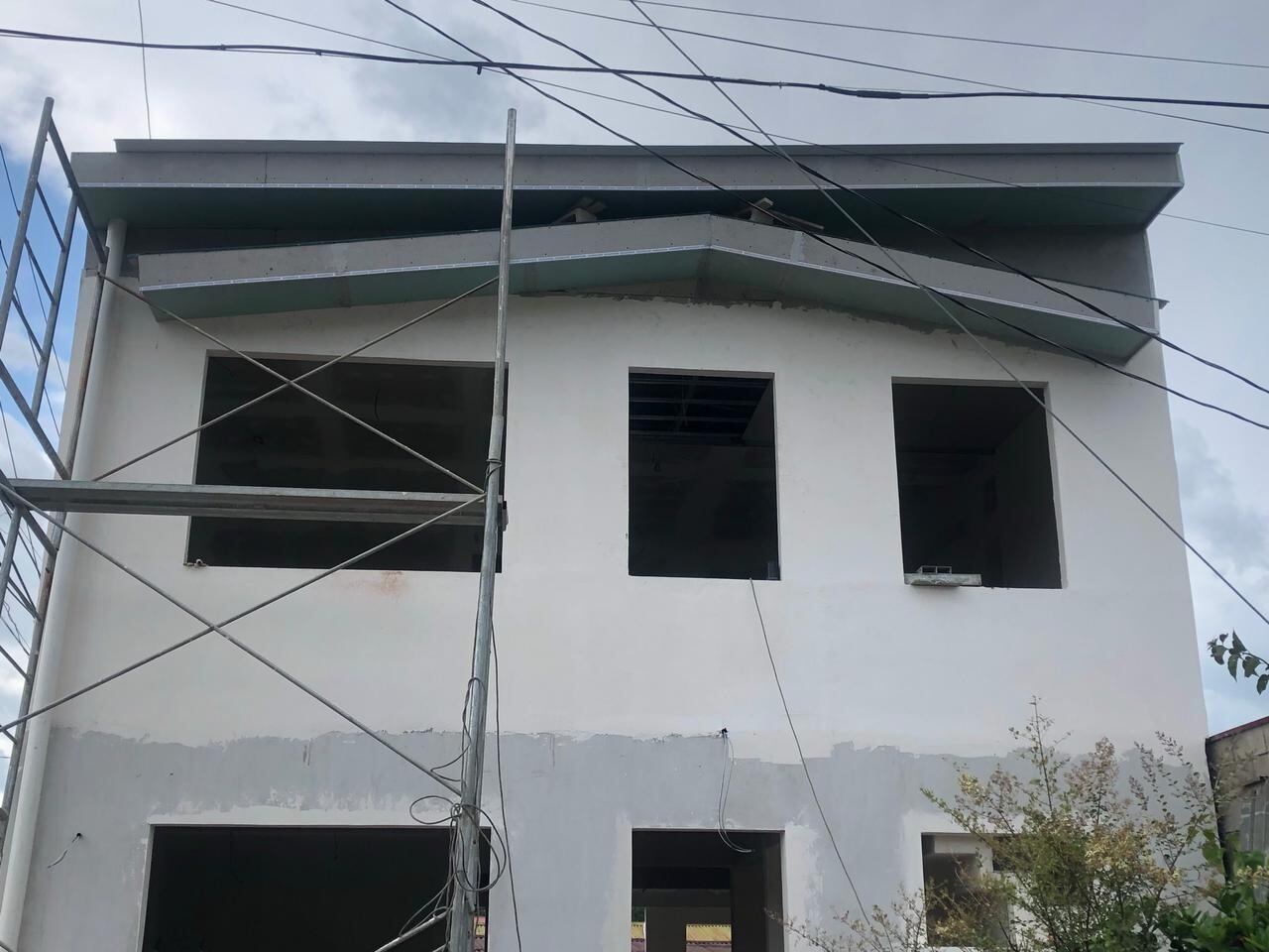 Volante Luis Díaz, jugador de la MSL y su familia, vecinos del Barrio Guadalupe de Nicoya. Cortesía.