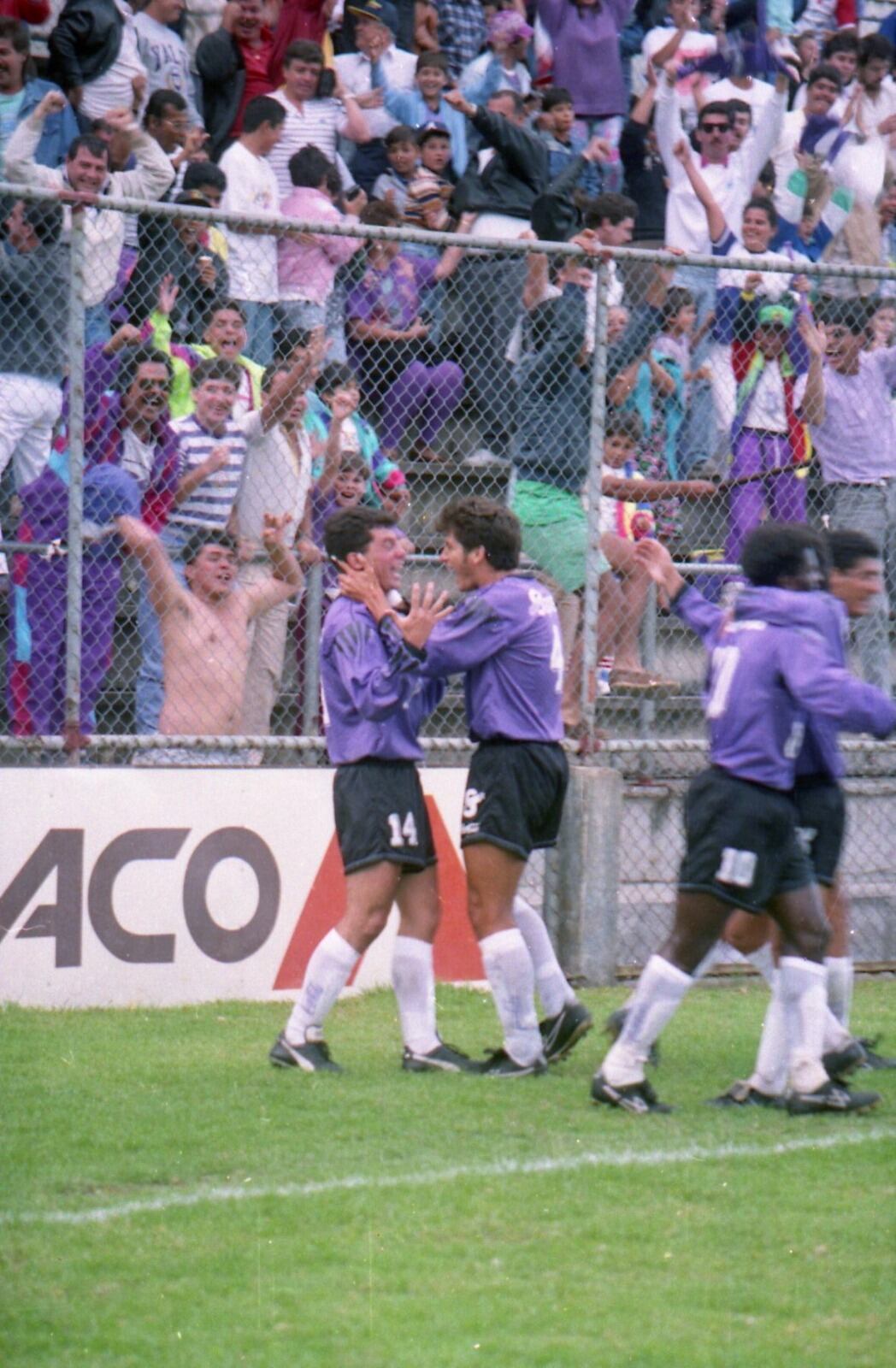 Saprissa vs Alajuelense, 21 de marzo de 1993. Fotos cortesía de Lente Morado.