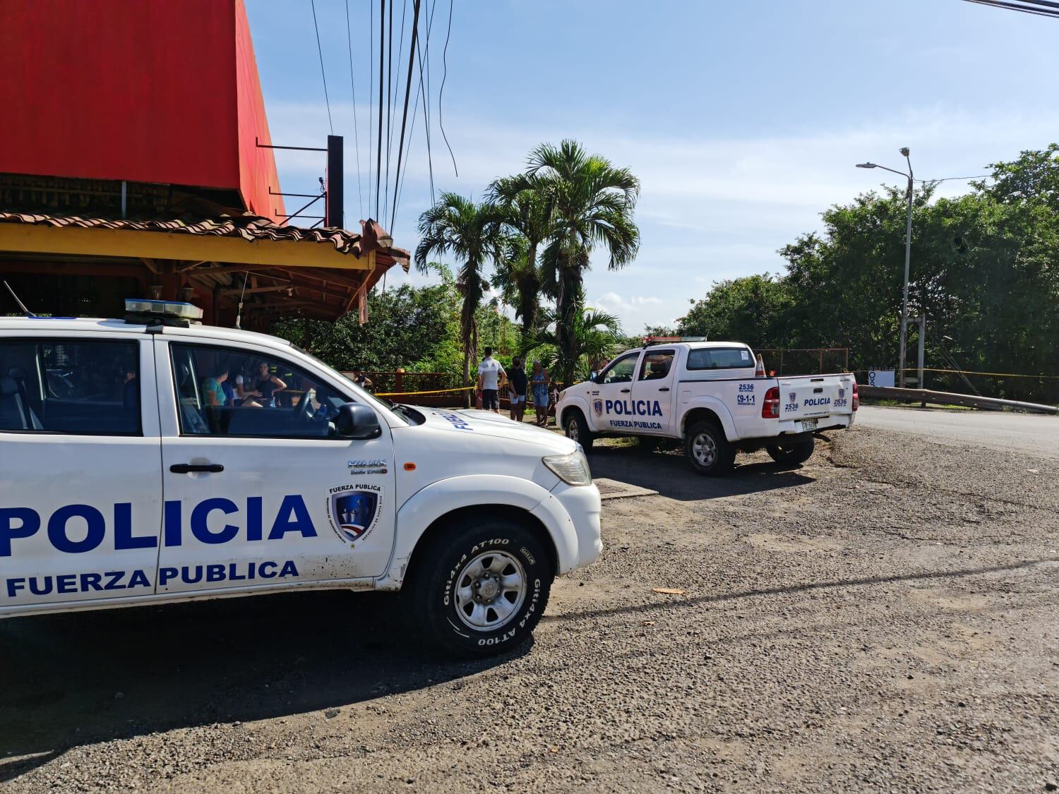 Hallan cuerpo de mujer en río San Rafael, en Muelle de San Carlos. Foto Edgar Chinchilla.