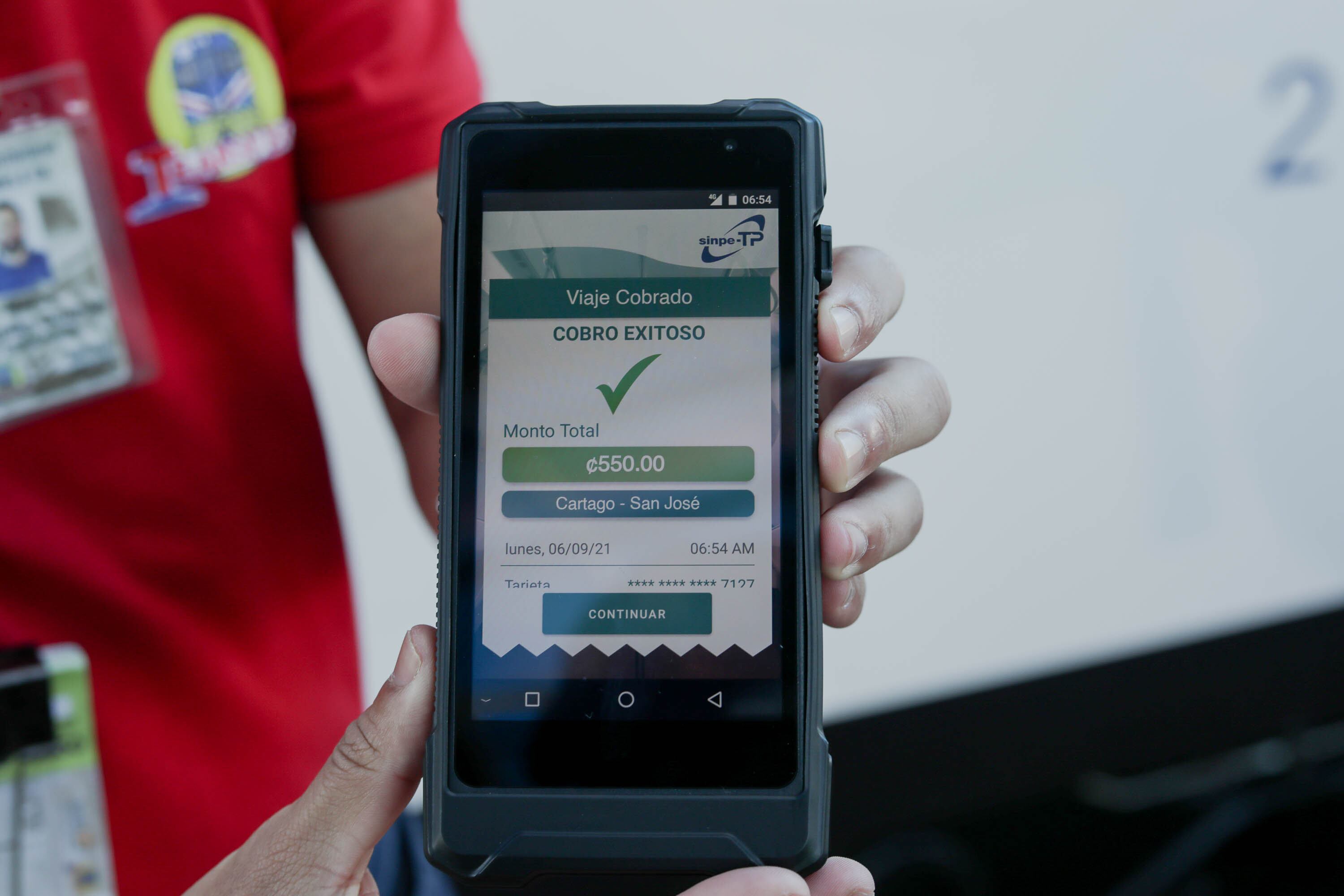 El pago electrónico en el transporte público ya dejó de ser un proyecto y se convirtió en una realidad. Desde este lunes 6 de setiembre los pasajeros que usen el tren en la Gran Área Metropolitana (GAM) pueden pagar su pasaje usando tarjetas de crédito y débito