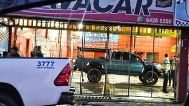 Muchacho que fue acribillado en un lavacar intentó brincar una pared para salvar su vida