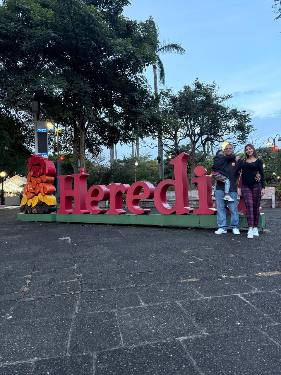 Naomi Mondragón, Joaquín Hernández, Herediano, día de San Valentín, Mariano Hernández