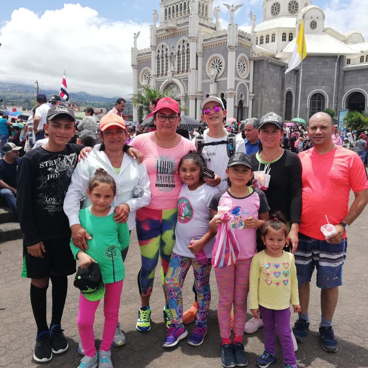 Familia Desamparadeña realizó la romería desde Frailes