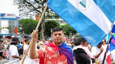 Un nicaragüense en la Marcha de la Diversidad: “También hay que teñir Nicaragua de colores”