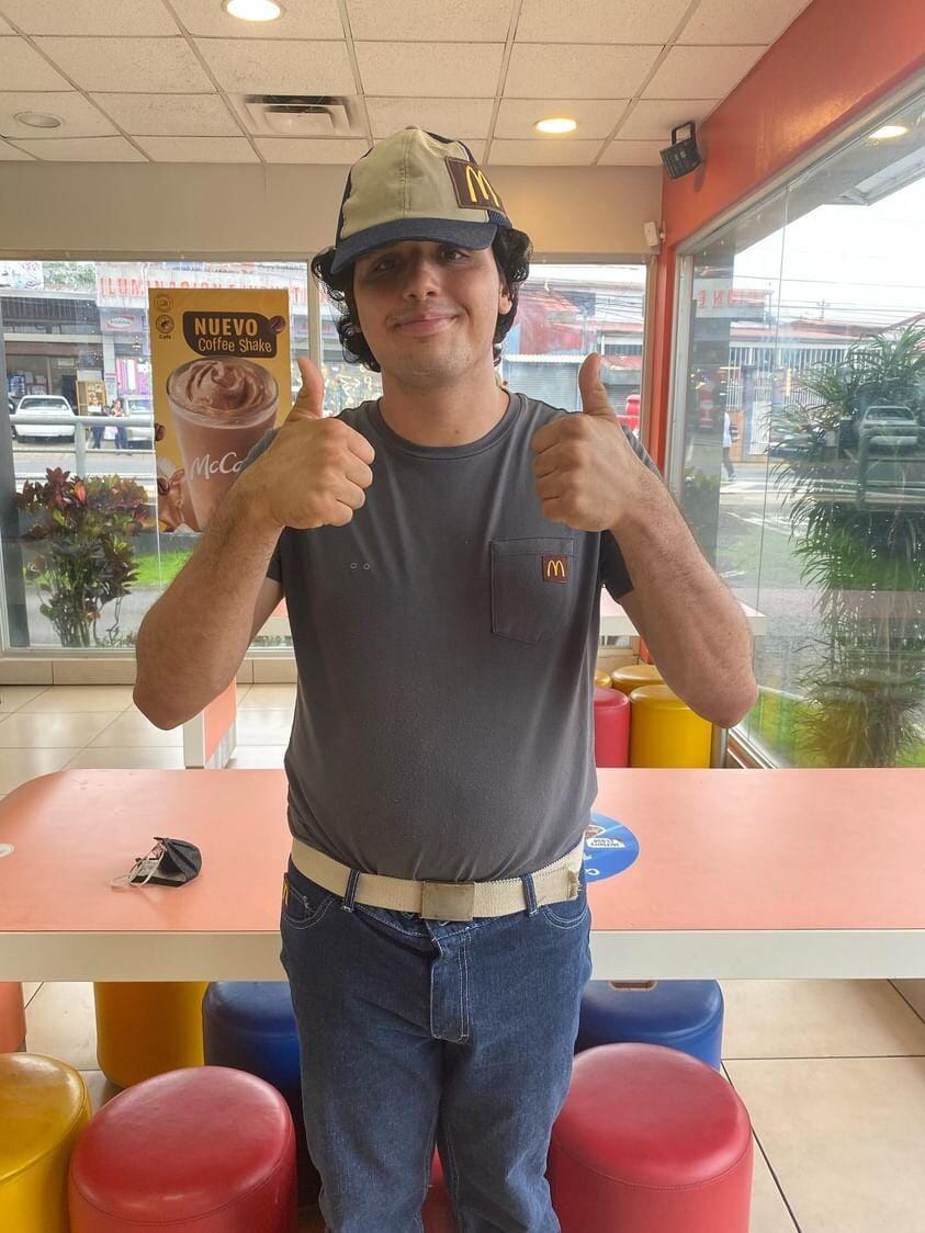 Pablo Quirós es un joven de 21 años, con Trastorno de Espectro Autista. Hace un mes logró conseguir el trabajo de sus sueños.