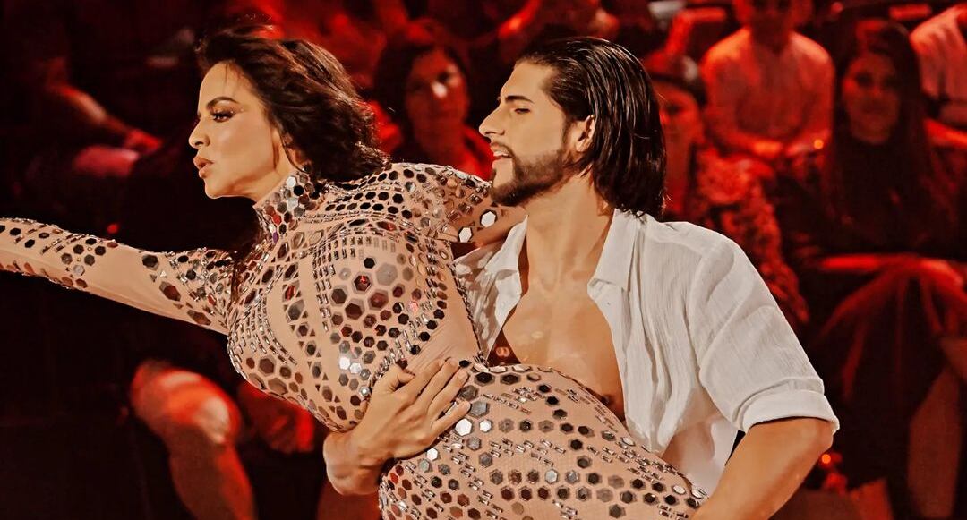 César Abarca, bailarín de Lynda Díaz en la primera temporada de Mira quién baila (MQB) en la primera temporada.