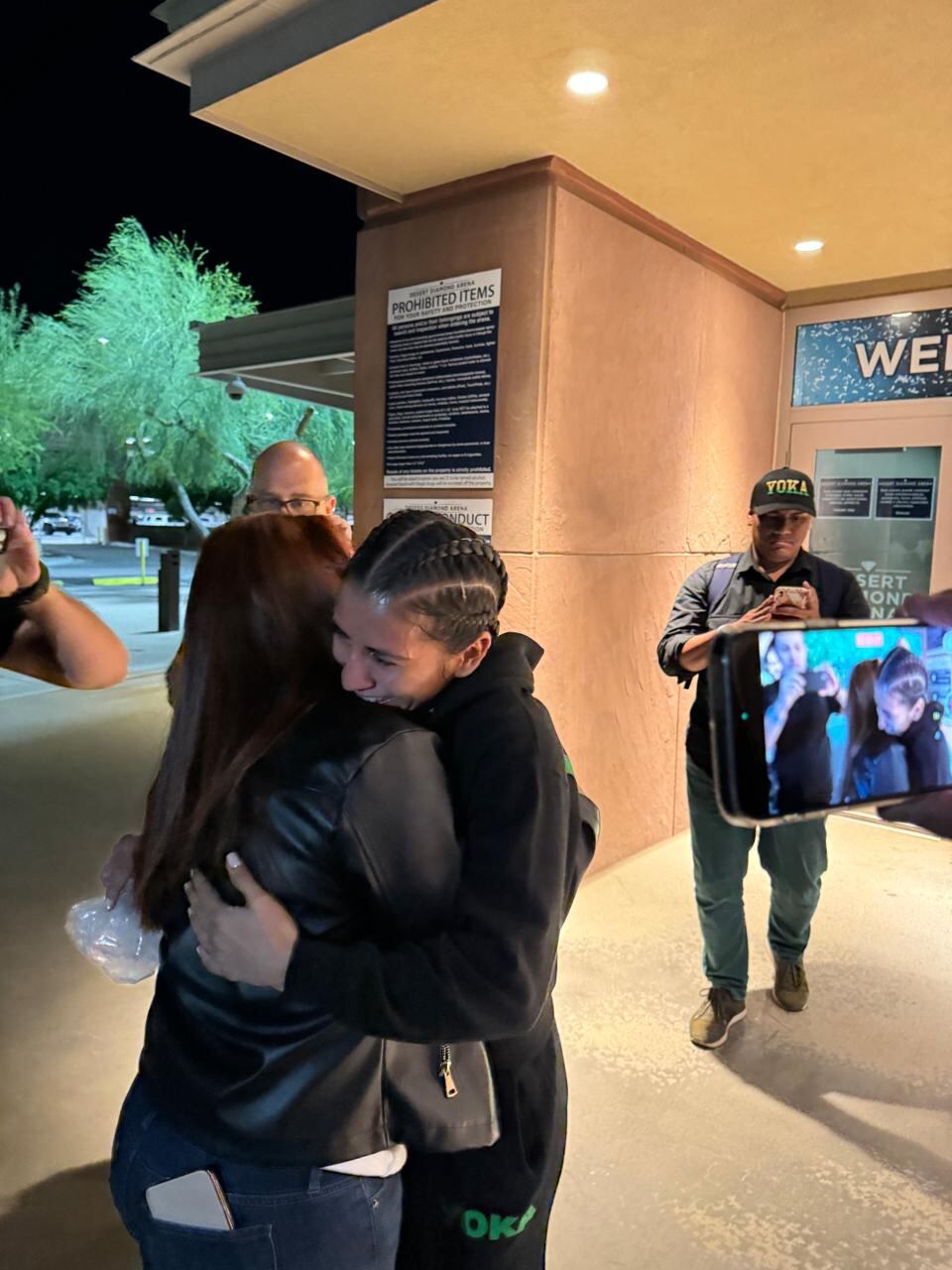 Reencuentro de Yokasta Valle con su familia