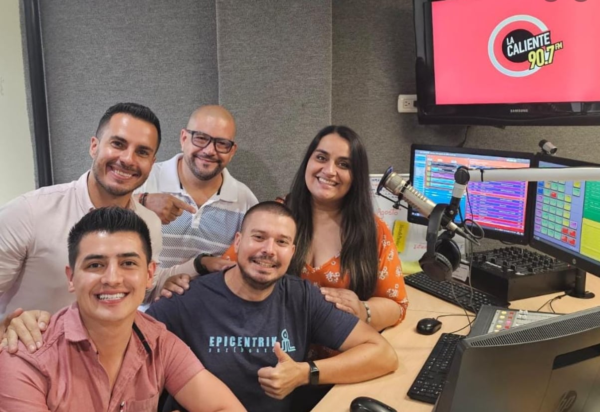 Locutores de la emisora La Caliente, 90.7 F.M. de Multimedios
