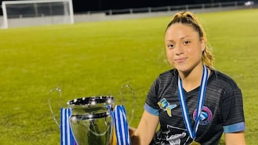 Equipo de fútbol realizó histórico acto para recordar por siempre a tica que murió en tragedia en Belice