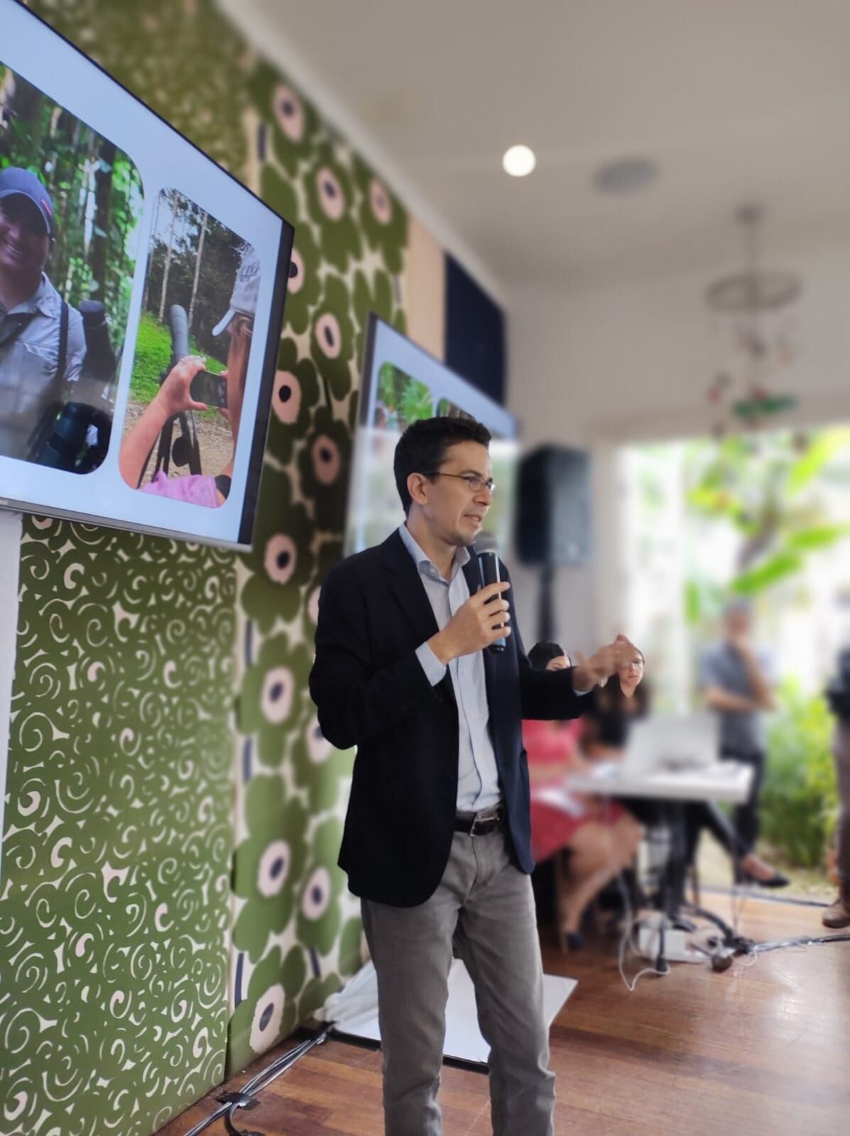 Pues le contamos que es un negociote que mueve al año unos 33 mil millones de colones solo en hospedaje, según confirman las propias autoridades de Airbnb. En la foto, Ángel Terral, gerente de México y Centroamérica en Airbnb