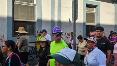 Saprissista fue a la procesión del Cristo Negro a pedir lo que todos los morados quieren