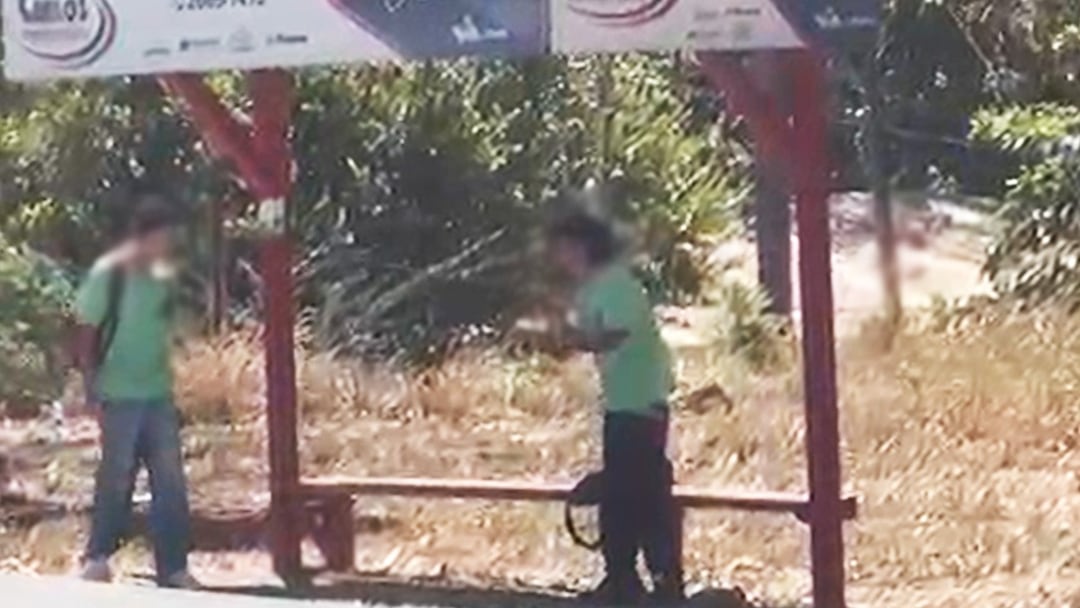 Liann Alejandro Rivas Quesada, el colegial asesinado a puñaladas en una parada de buses, apenas iba para clases cuando ocurrió la lamentable agresión que quedó grabada. Foto: Captura de video