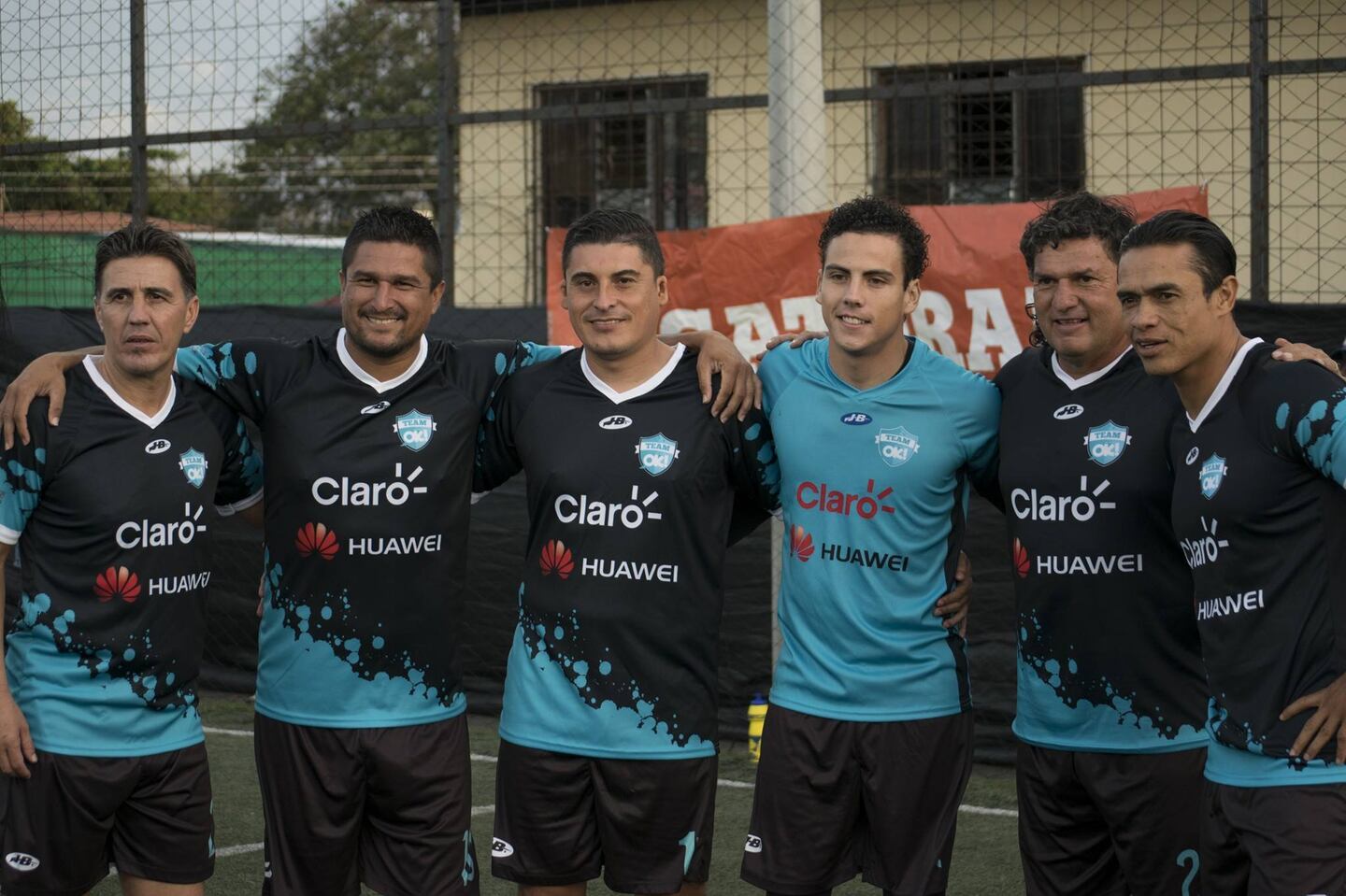 Cristian Oviedo y Wálter Centeno se pasaron a jugar juntos fútbol y se hicieron buenos compas. Foto: Archivo
