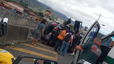 Locutora de La Caliente protagonizó aparatoso accidente en San Sebastián