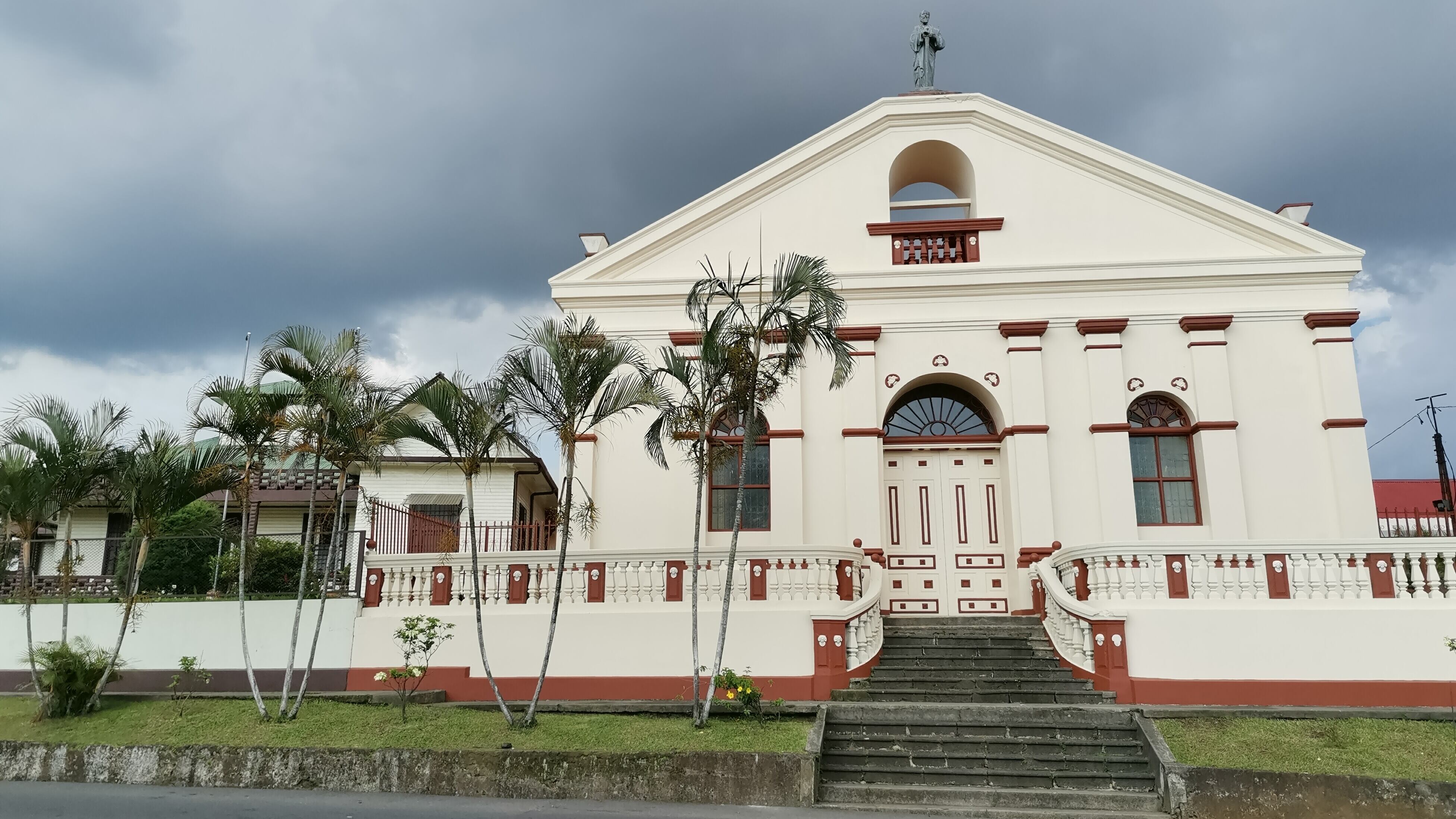 El antiguo templo de San Pablo Apóstol, en Heredia, a cargo de las Hermanas Misioneras de la orden de La Asunción, reabrió sus puertas este mes de junio, tras estar cerrado por daños ocasionados en el terremoto de Sámara el 5 de setiembre del 2012