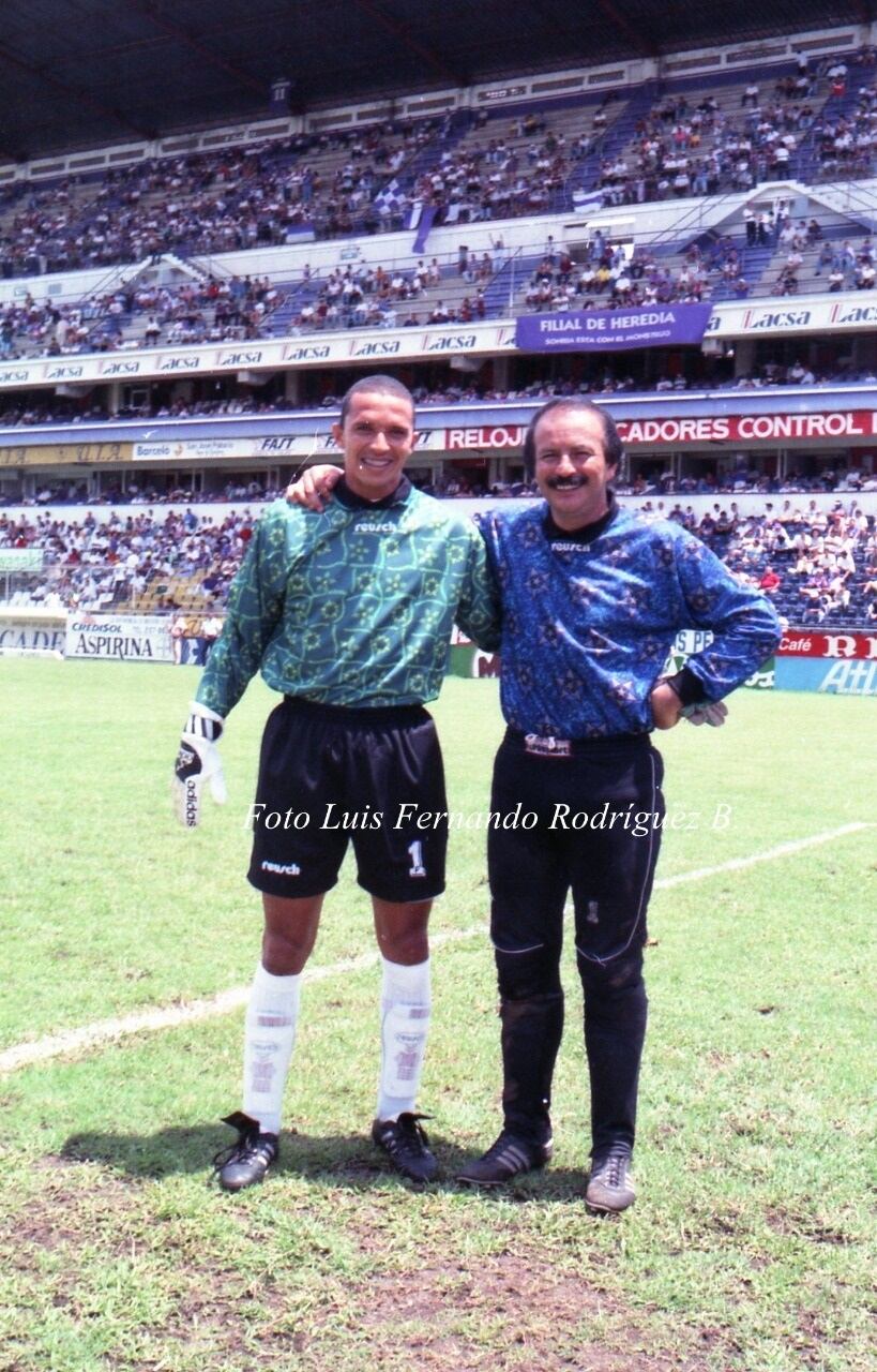 Erick Lonis y Marco Antonio Rojas, dos referentes del marco morado. Cortesía.