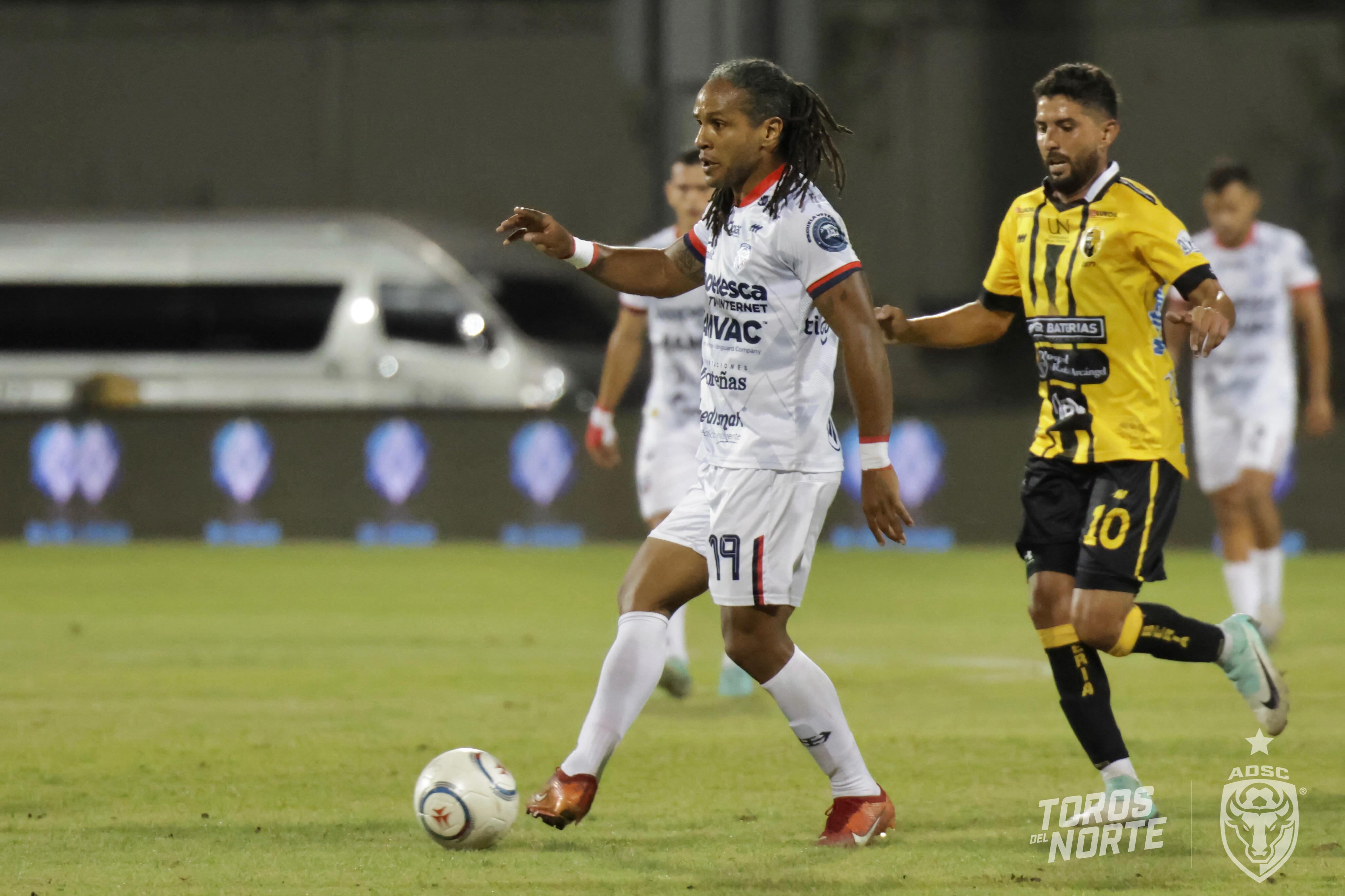 Jonathan McDonald fue titular con San Carlos, en el duelo ante Liberia en el Edgardo Baltodano. El delantero suma siete goles en el Torneo de Clausura 2024.