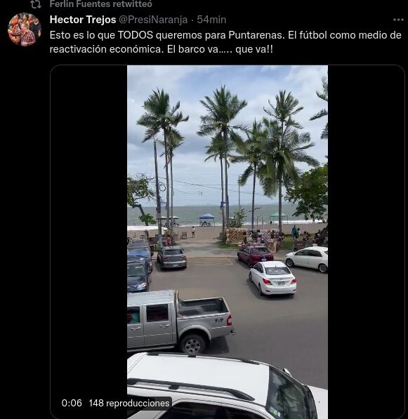 Puntarenas con muchos carros por el partido