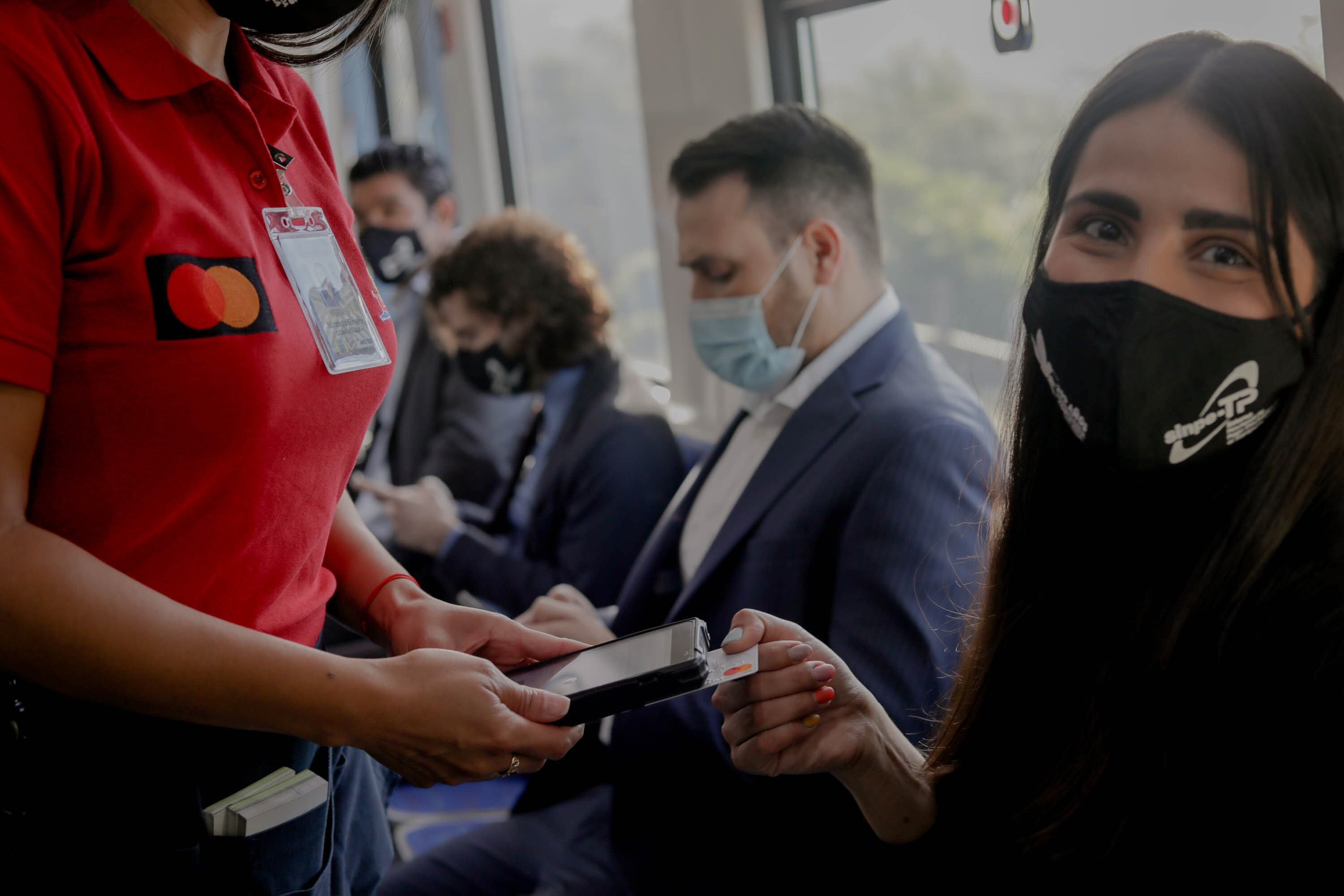 El pago electrónico en el transporte público ya dejó de ser un proyecto y se convirtió en una realidad. Desde este lunes 6 de setiembre los pasajeros que usen el tren en la Gran Área Metropolitana (GAM) pueden pagar su pasaje usando tarjetas de crédito y débito