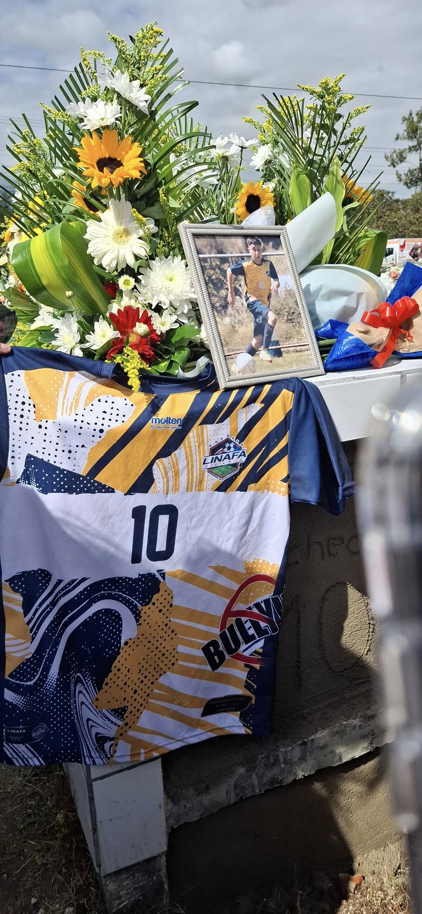 Funeral de Freizer Pacheco, joven ahogado en Osa. Foto Noticias de Paraíso y diferentes Lugares