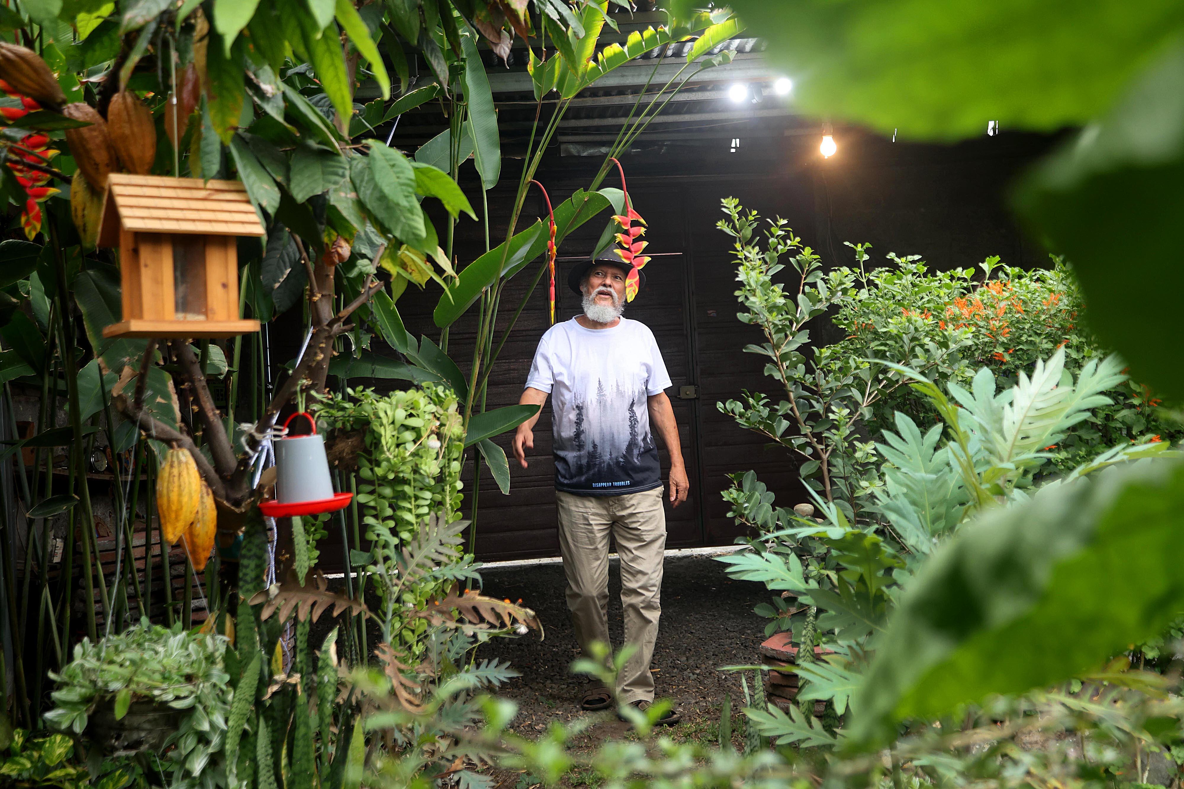 09/05/2024 Paso Acncho. Entrevista a Edison Valverde Araya, autor del libro de Historias de Paso Ancho. Foto: Rafael Pacheco Granados