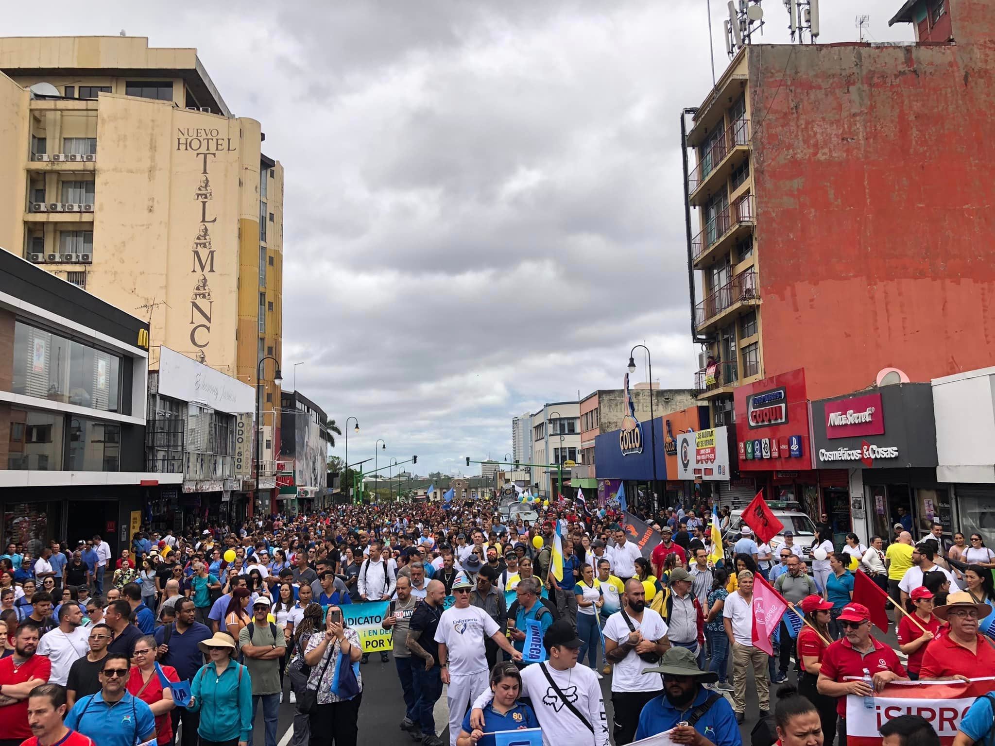 Los sindicatos del sector Salud esperan que la huelga de este 5 de julio sirva, entre otras cosas, para que le corten la cabeza, o sea, despidan, a la actual presidenta de la Caja Costarricense de Seguro Social, Marta Esquivel