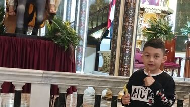 Romería 2025: Niño le canta en todo momento y en todo lugar a la Virgencita