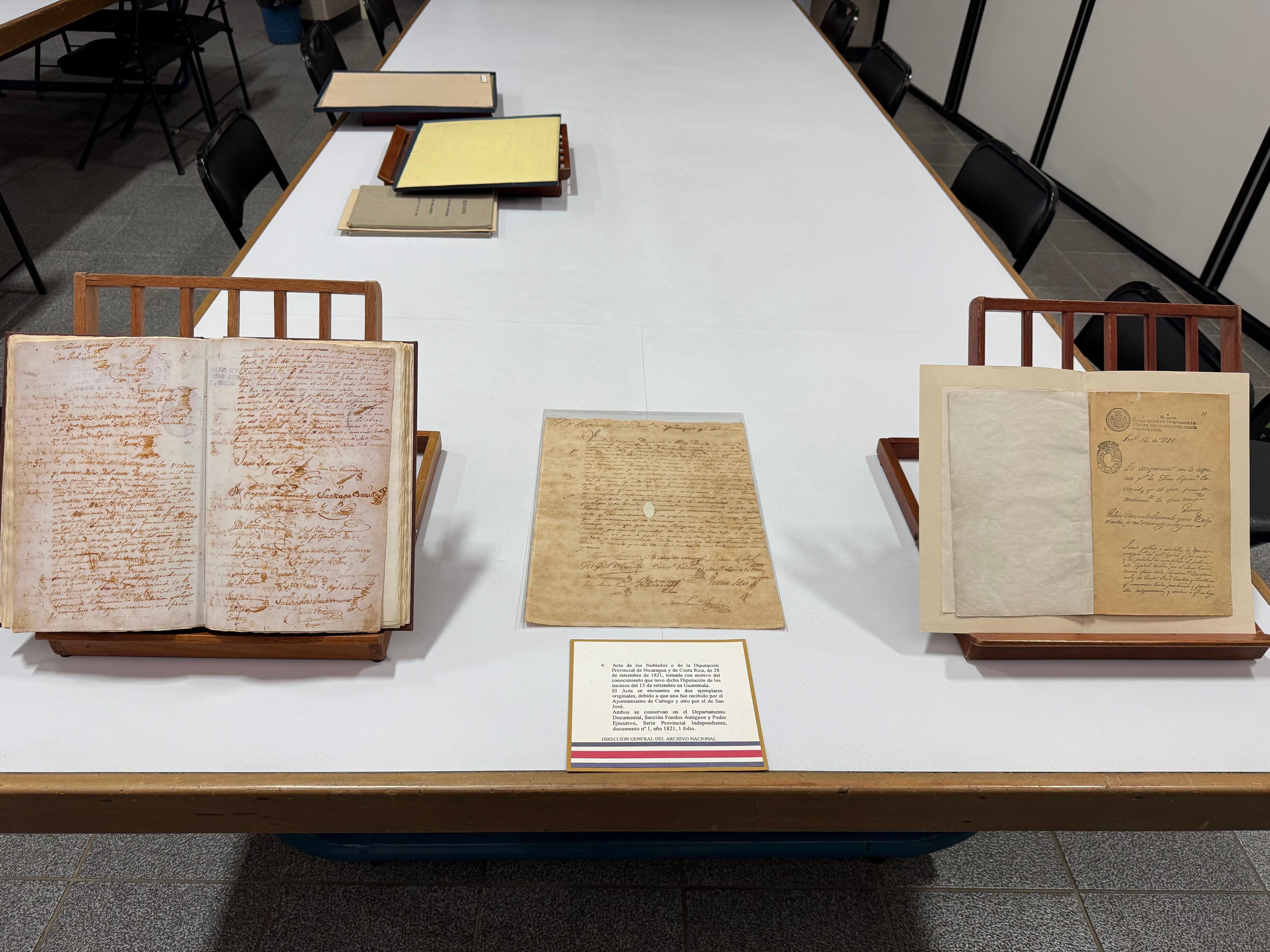 La Independencia de Costa Rica fue un proceso. El primer documento de este proceso fue el conocido Facsimil o Acta de Independencia de Centroamérica, siguió el Acta de los Nublados y después el Acta de Cartago del 29 de octubre de 1821. La historiadora Patricia Fumero confirma que la independencia tica debe celebrarse el 15 de setiembre.
