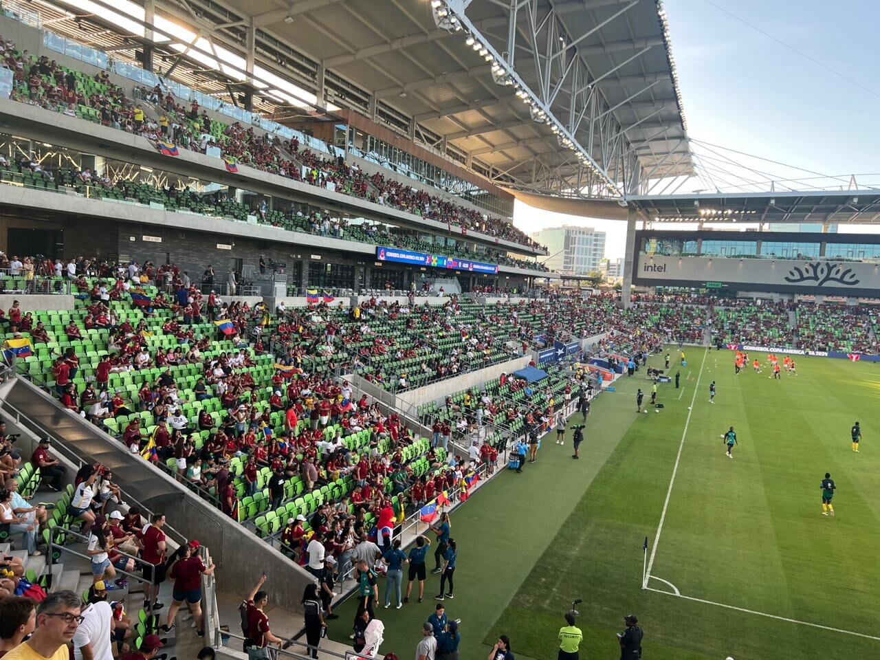 Los aficionados pueden rajar que tienen una vista espectacular de la cancha.