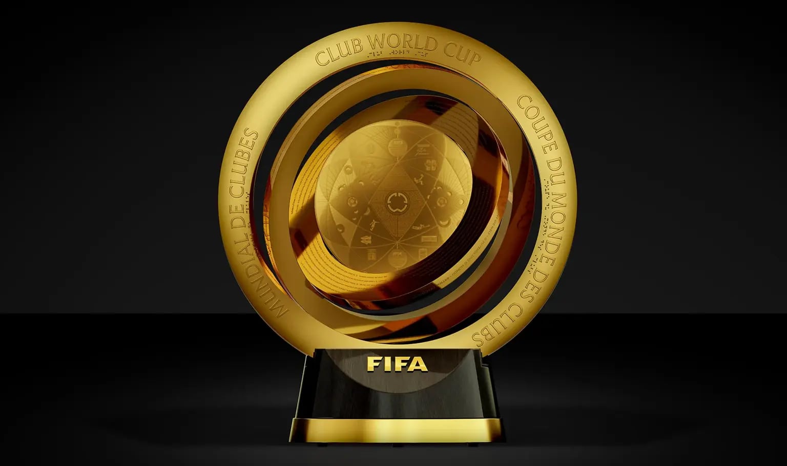 Trofeo oficial del Mundial de Clubes FIFA 2025, en oro y negro, con un diseño moderno que destaca el logotipo de FIFA.