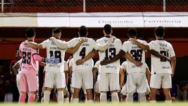 Alajuelense sabe quién fue el que quebró un lavatorio en Puntarenas y esto hará con él