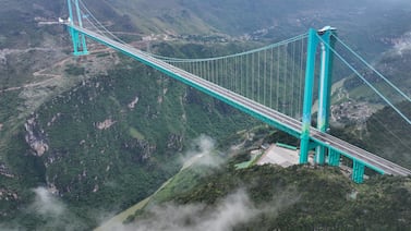 Inauguran Puente del Gran Cañón de Huajiang, que reduce un trayecto de dos horas a dos minutos