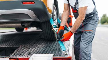 ¡Atención! El INS busca fontaneros, electricistas, cerrajeros, choferes y más trabajadores