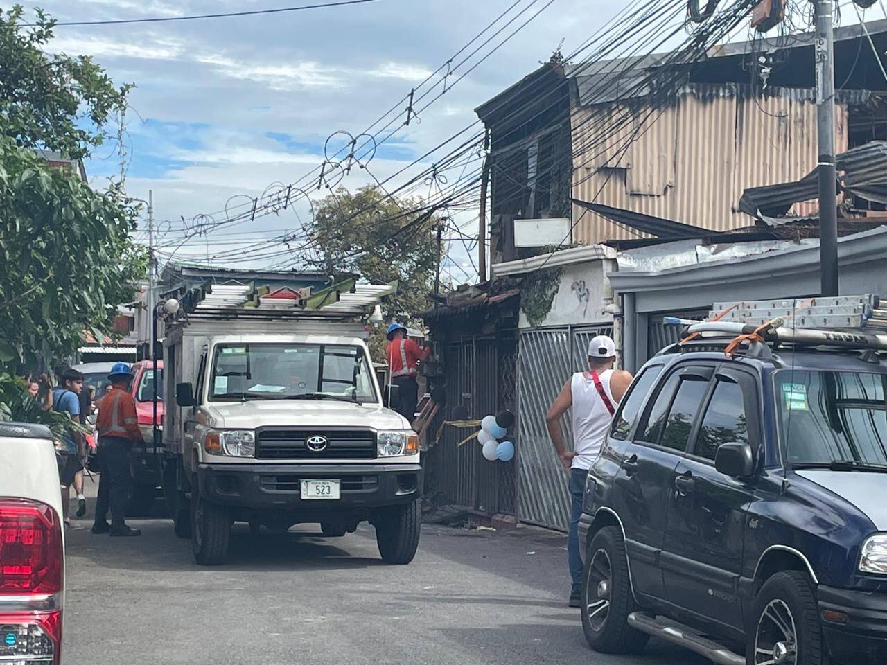 Vecinos muestran con globos su solidaridad y amor para víctimas de incendio en San Juan de Dios