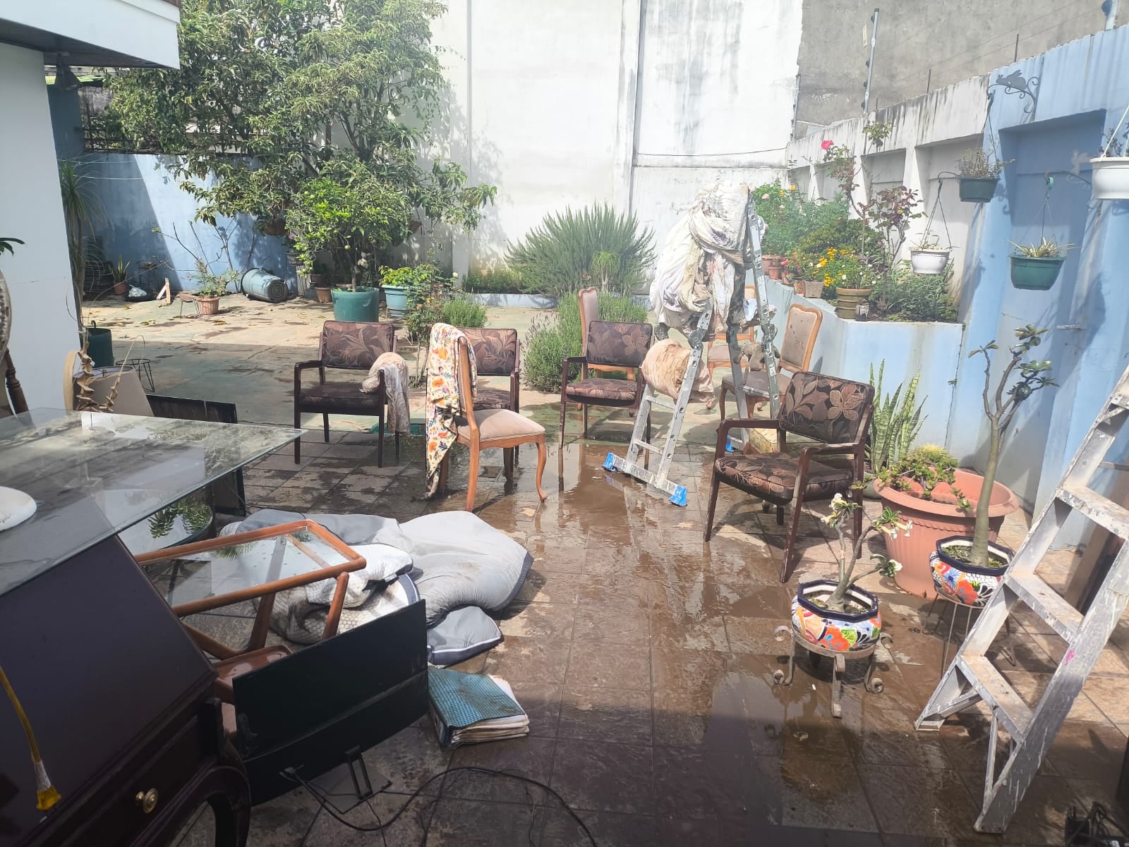 Inundación en barrio Dent. Foto Adrián Galeano.