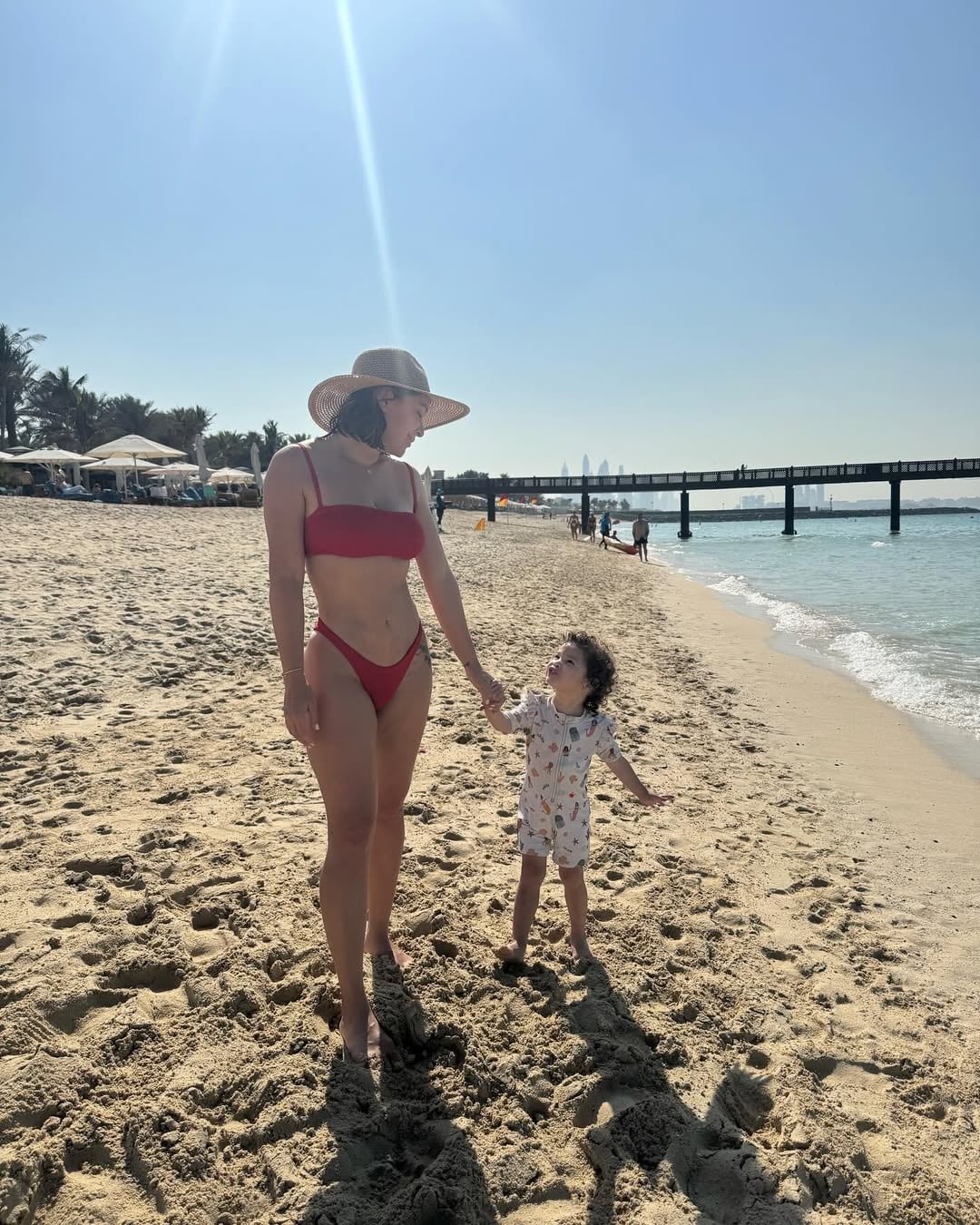 Melissa Salazar, esposa de Cristian Gamboa mostró un resumen de su fin de año y luce espectacular en traje de baño. Instagram.