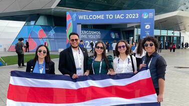 Cinco universitarios ticos cumplen sueño tras viaje de casi dos días