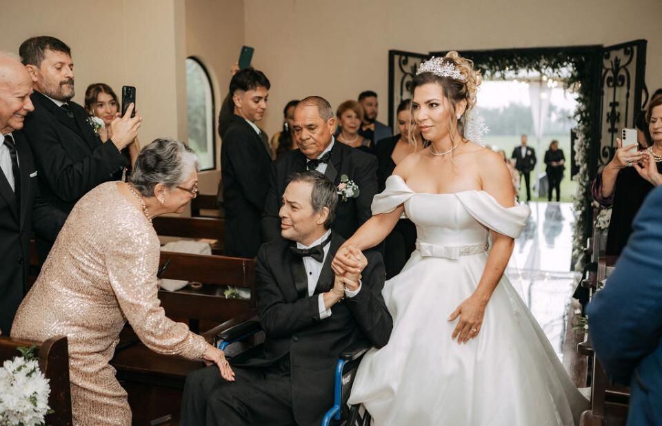 Maquillista Ángel Rafael González en la boda de la empresaria Yorleny Aguilar