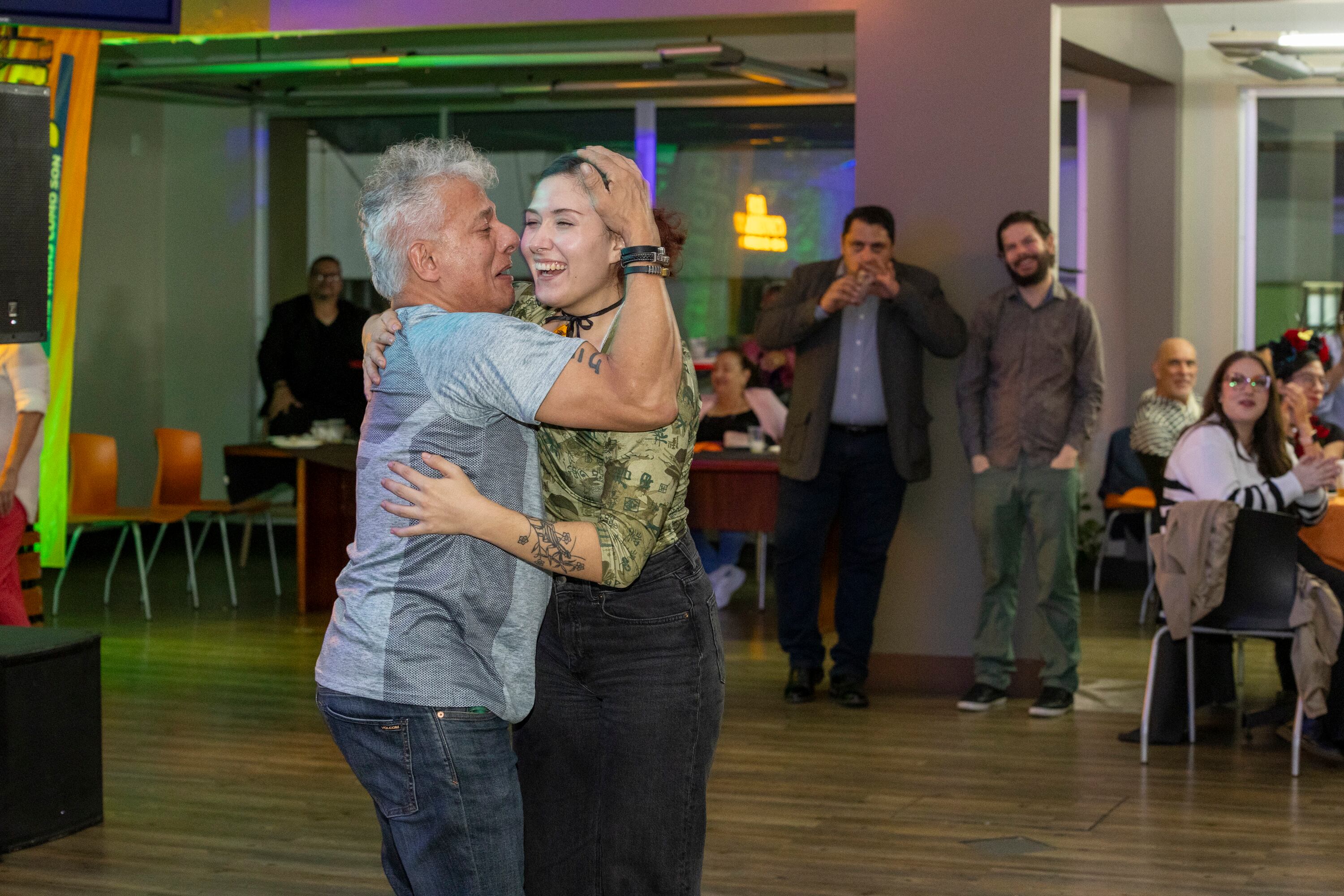 13/10/2024, San José, Grupo Nación, celebración del aniversario numero 18 del periódico La Teja, empleados y lectores reunidos para la celebración.