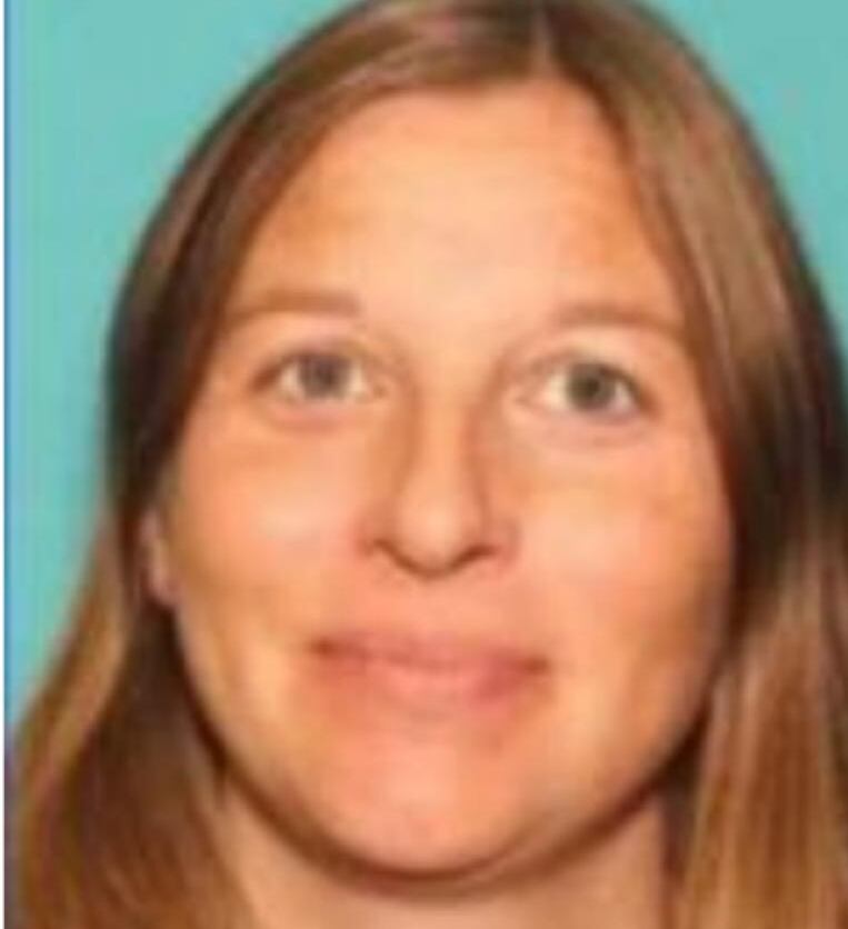 Laurel Hannah de 40 años de edad está desaparecida con su bebé de año y ocho meses. Foto: OIJ