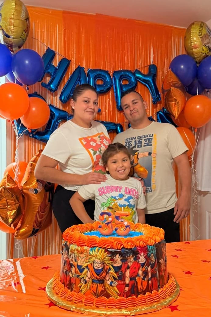 De Pérez Zeledón a Estados Unidos, la tica que conquistó Nueva Jersey con el sabor del tres leches y el sazón de Pérez Zeledón. María Fernanda Beita transformó la nostalgia por Costa Rica en un emprendimiento familiar que hoy crece con esfuerzo, tradición y el apoyo de su hija