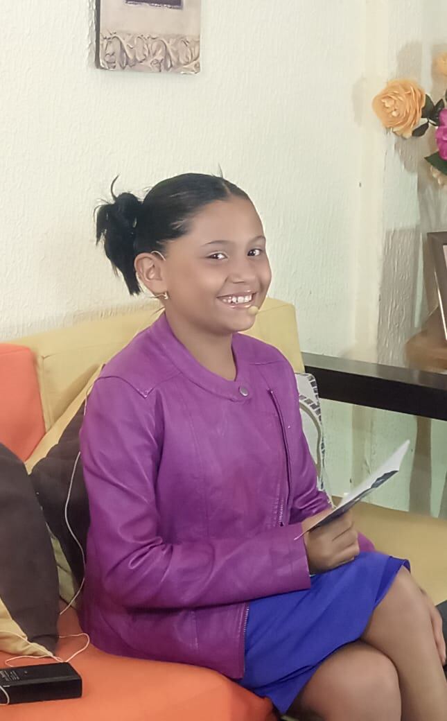 Fiorella Agüero, la periodista más joven, Entre Líneas