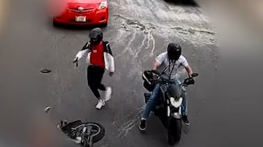 Motociclista fue asesinado a sangre fría y quedó grabado, se busca a los responsables