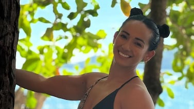 Debbie Soto, exesposa de Alonso Solís, deslumbró con su belleza en una mágica playa