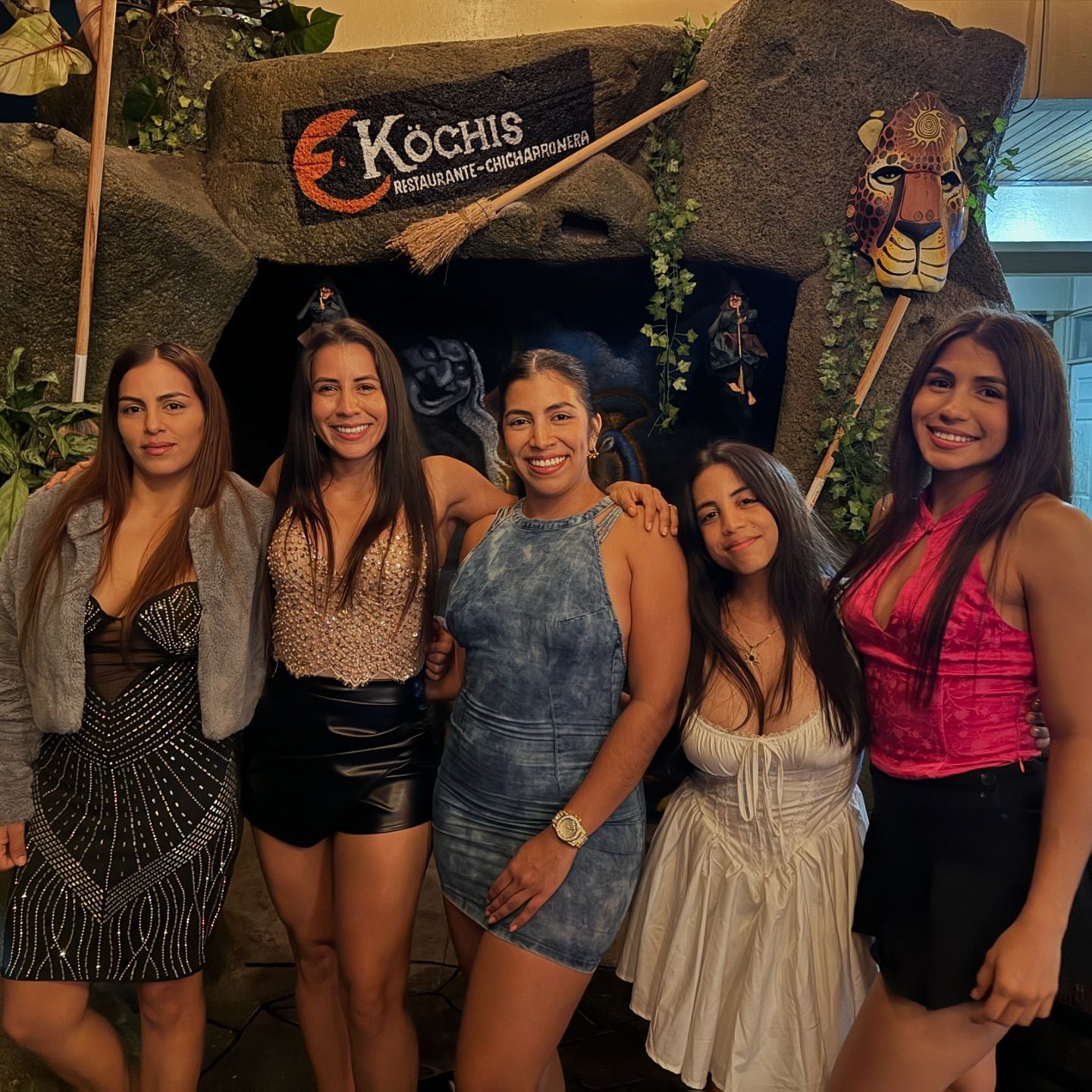 Yokasta Valle y hermanas